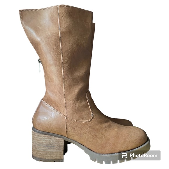 NWT Yellow box size 9 retro look boots - Picture 4 of 5